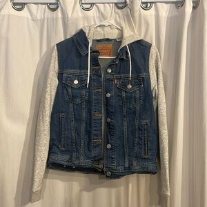 Levi’s Hoodie Jean Jacket. Size L.